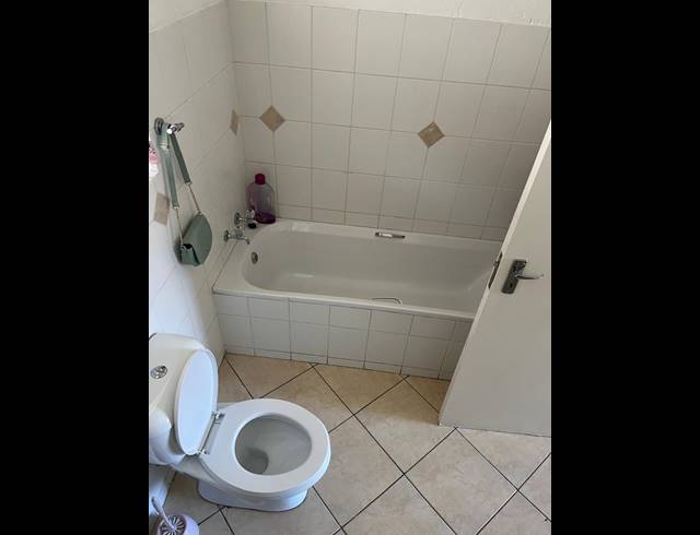 1 BEDROOM FLAT FOR SALE IN RENSBURG